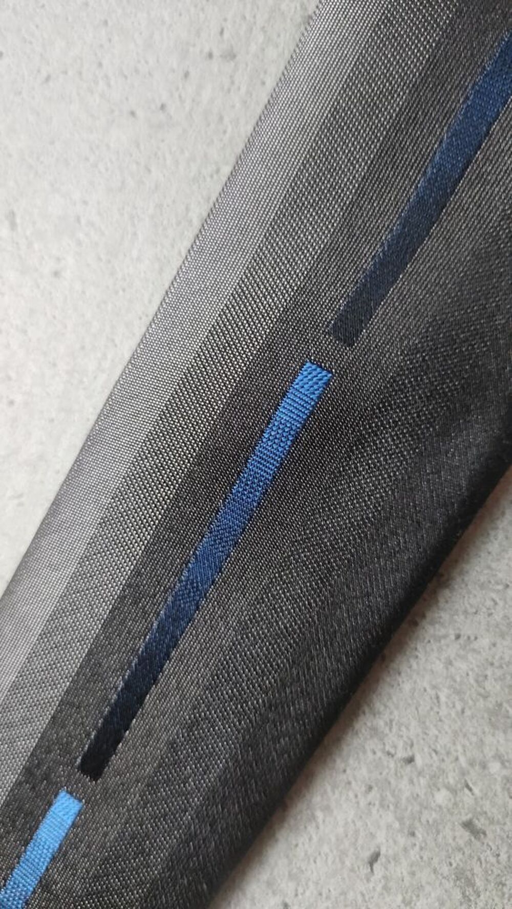 Cravate Armand Thiery ?? Studio '' 100% Soie - Liser&eacute; Bleu Vêtements
