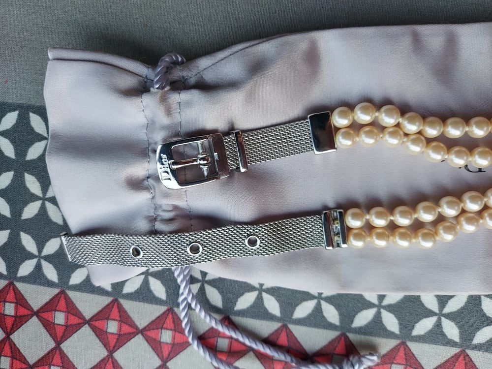 Collier Christian DIOR neuf. Bijoux et montres