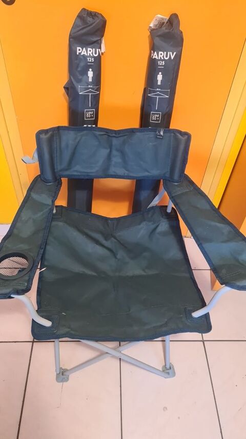Chaise pliable avec accoudoir plus deux para soleil 25 Annecy-le-Vieux (74)