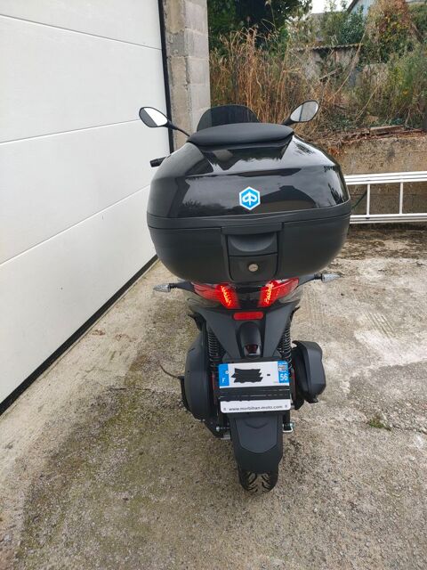 Scooter PIAGGIO 2023 occasion Loyat 56800