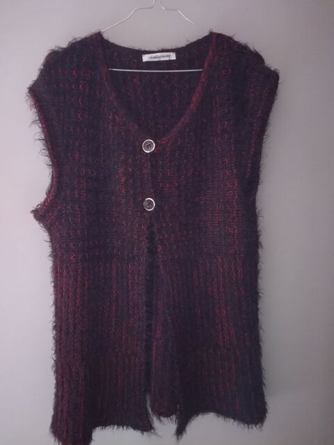 VESTE SANS MANCHE ROUGE ET NOIRE
CHRISTINE LAURE T4
12 Villeneuve-Tolosane (31)