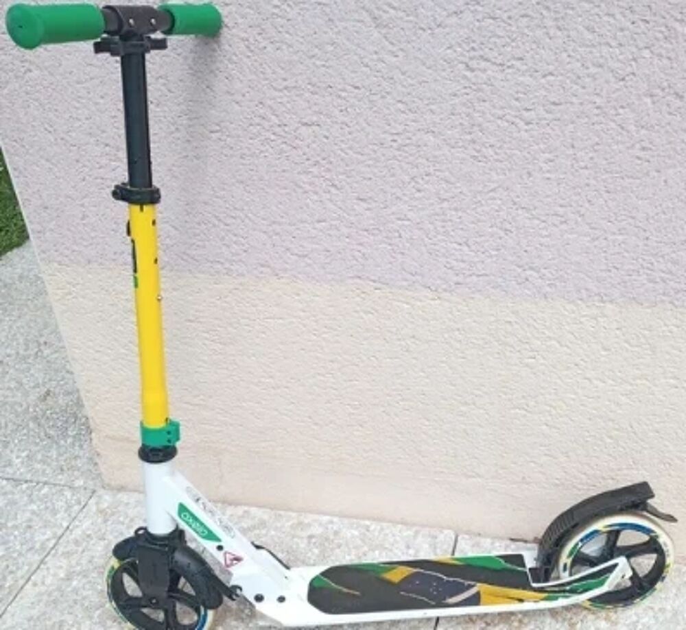 Trottinette Oxelo Decathlon Pliable - Tr&egrave;s Bon &Eacute;tat
Jeux / jouets