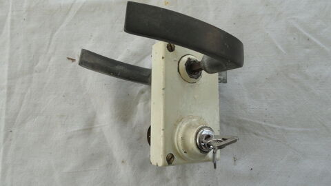 Serrure de porte d'entr�e 20 Sabl�-sur-Sarthe (72)