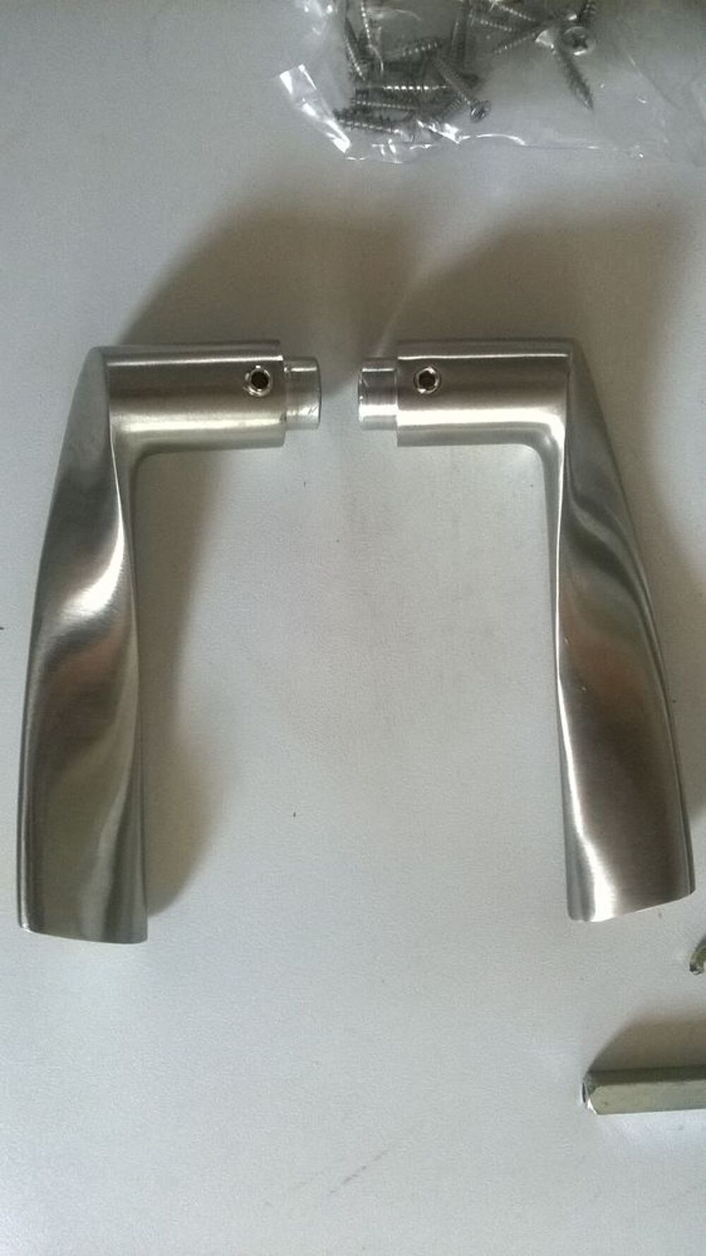 1 poign&eacute;e de porte compl&egrave;te neuve Bricolage