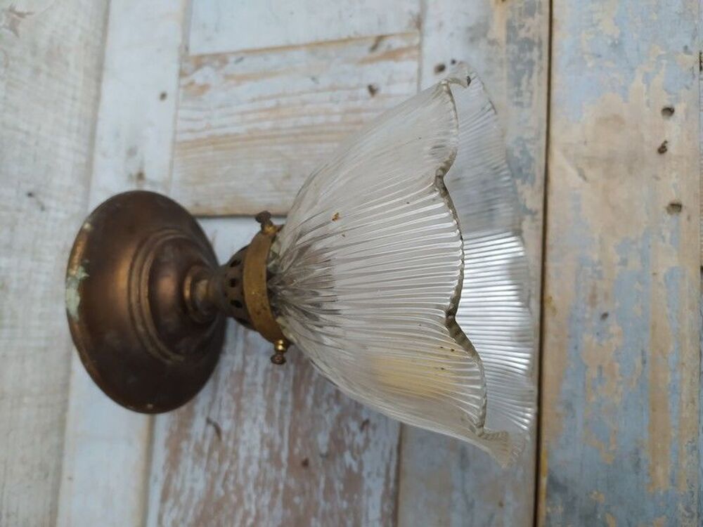 Ancienne Lampe Suspension Verre Holophane 
Décoration