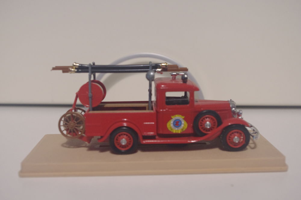 VOITURES MINIATURES - LOT N&deg; 12
