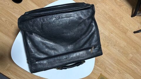 Cartable cuir v�ritable 90 Cr�cy-la-Chapelle (77)
