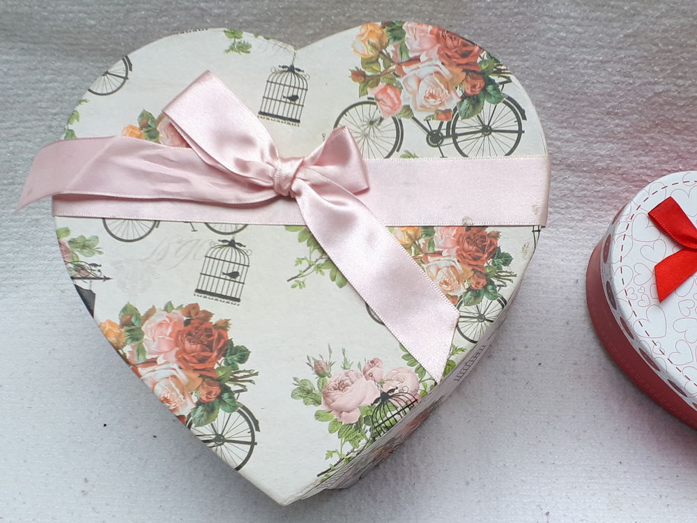 3 Bo&icirc;tes ou coffrets en forme de coeur Décoration