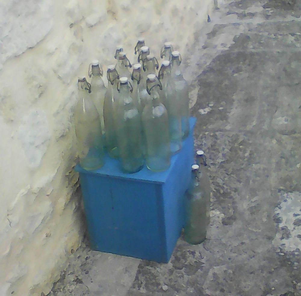 Bouteilles en verre &agrave; &eacute;trier de 1 litre. Bricolage