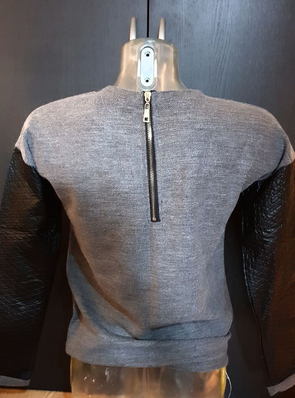 Fin pull manches longues effet cuir Taille S Vêtements