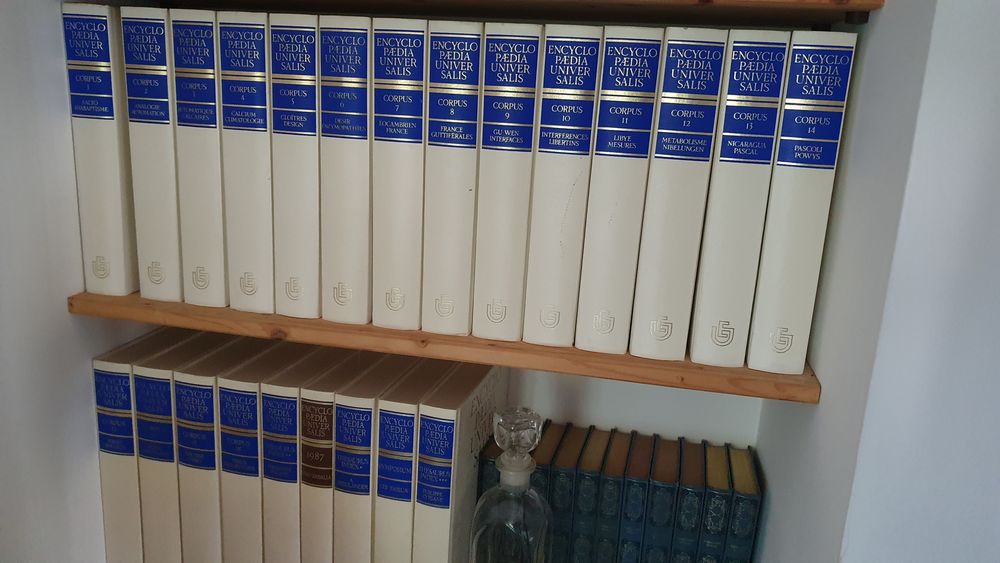 encyclopaedia universalis en 23 volumes Livres et BD