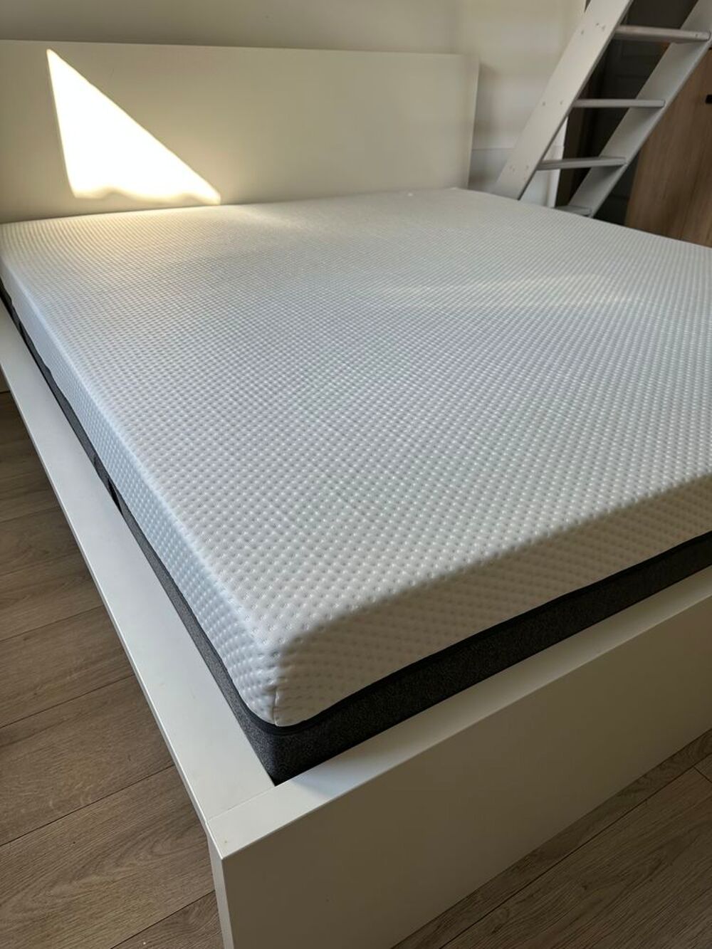 Lit + matelas EMMA + sommier 180x200cm Meubles