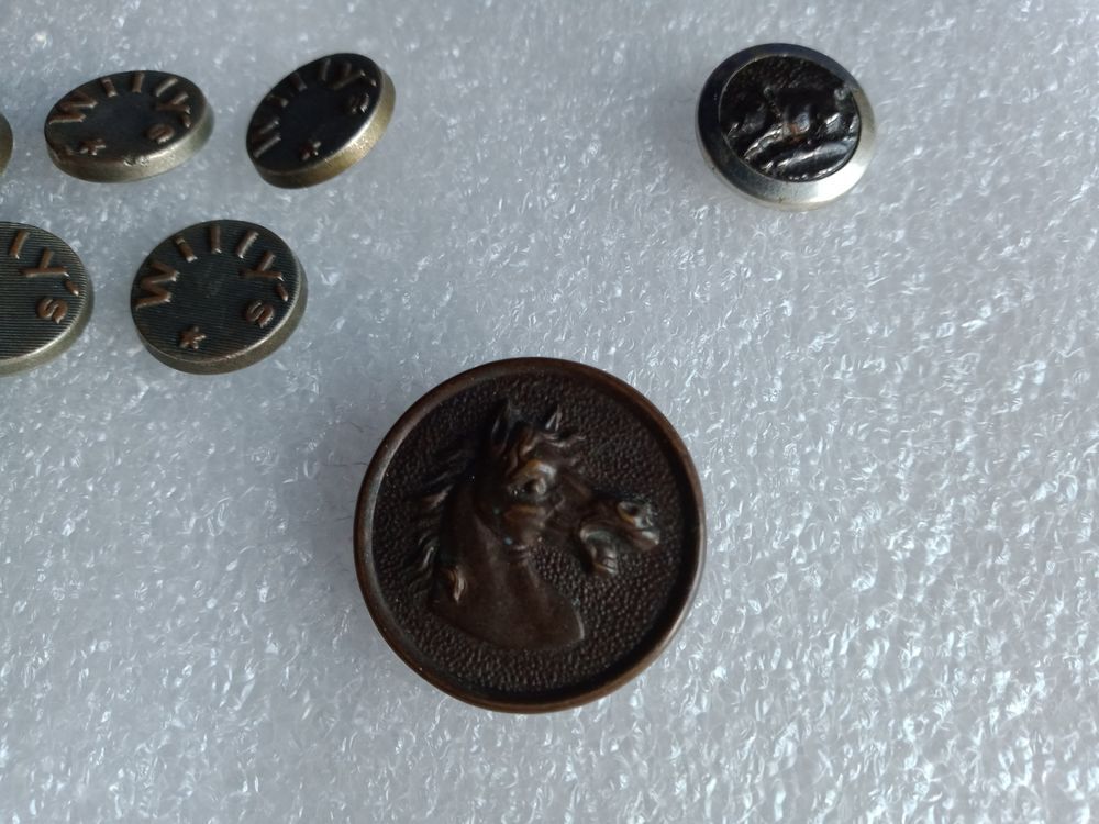 Boutons anciens Willy's, chasse et v&eacute;nerie 