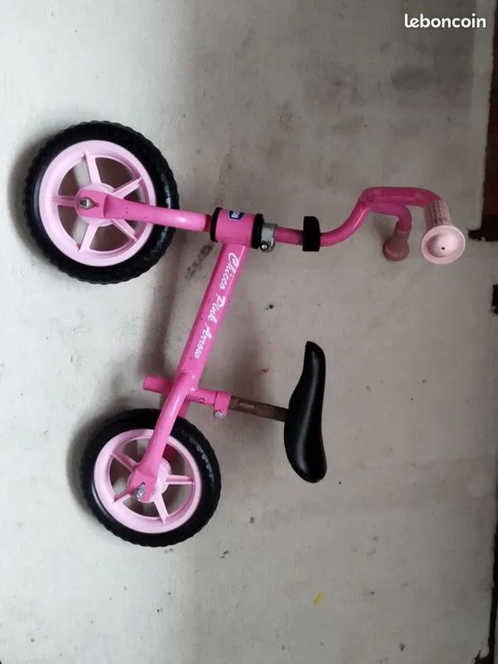 LOT JOUETS (2 v&eacute;lo+1 poussette) Jeux / jouets