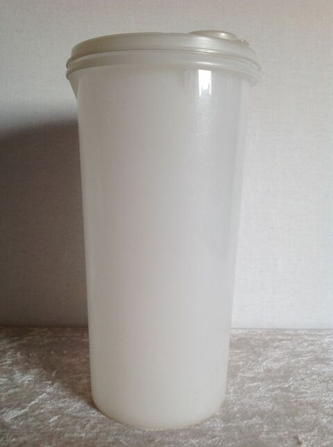 PICHET SHAKER TUPPERWARE CONTENANCE 1,5L Envoi Possible
8 Tr�gunc (29)