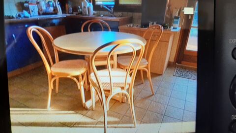 Table de cuisine et 4 chaises style bistro 100 Villeneuve-d'Ascq (59)