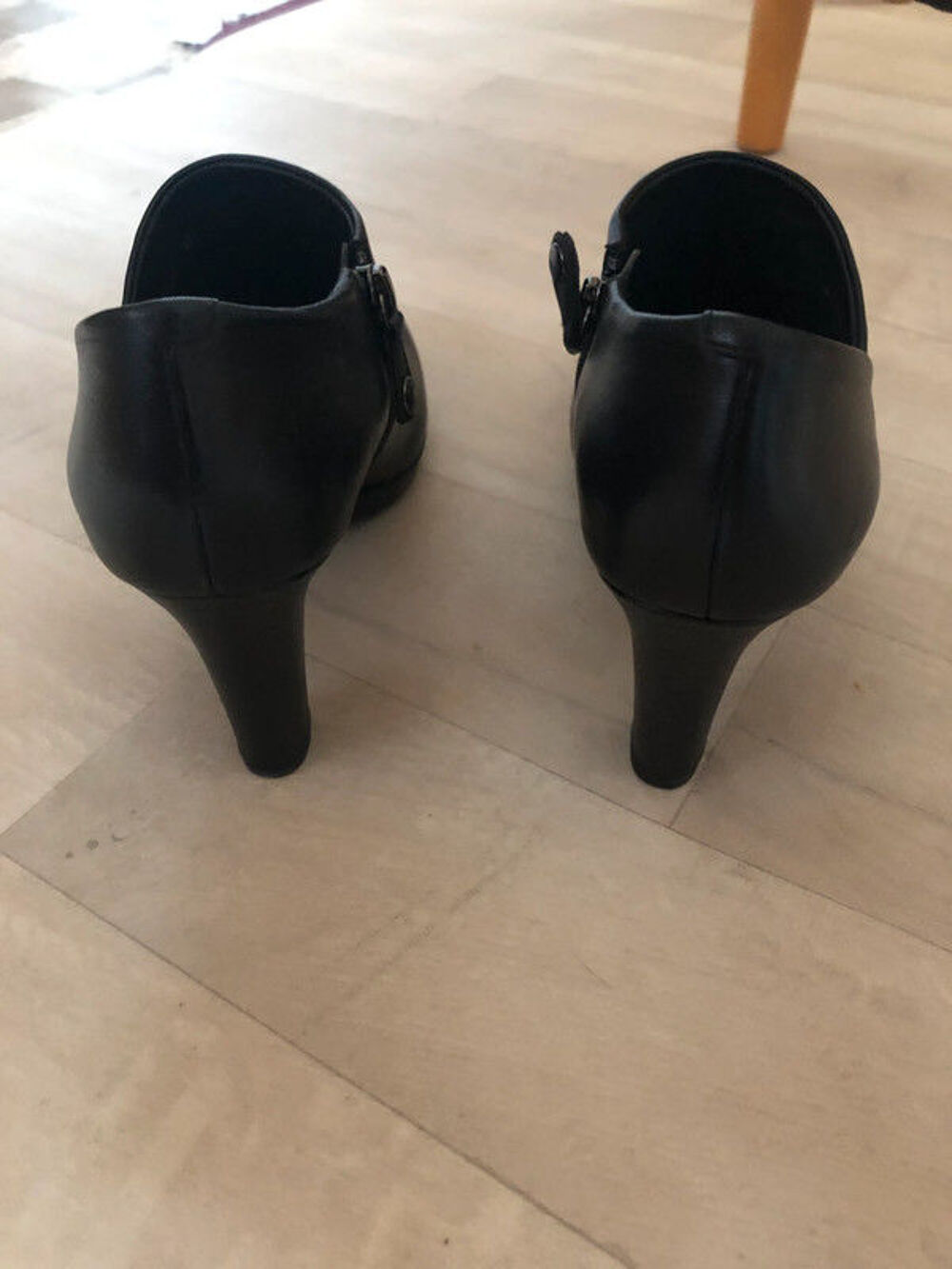Bottines Geox cuir P38 neuves &agrave; 45 euros Chaussures