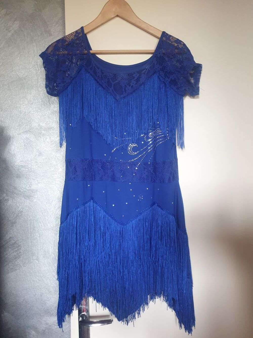Robe de valse et chacha de competition Vêtements