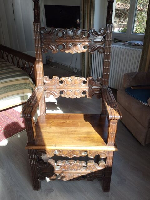 Paire de fauteuils, style mdival 300 Moumoulous (65)