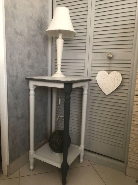 PETITE TABLE CARRE GRIS 2 TONS 15 Crisenoy (77)