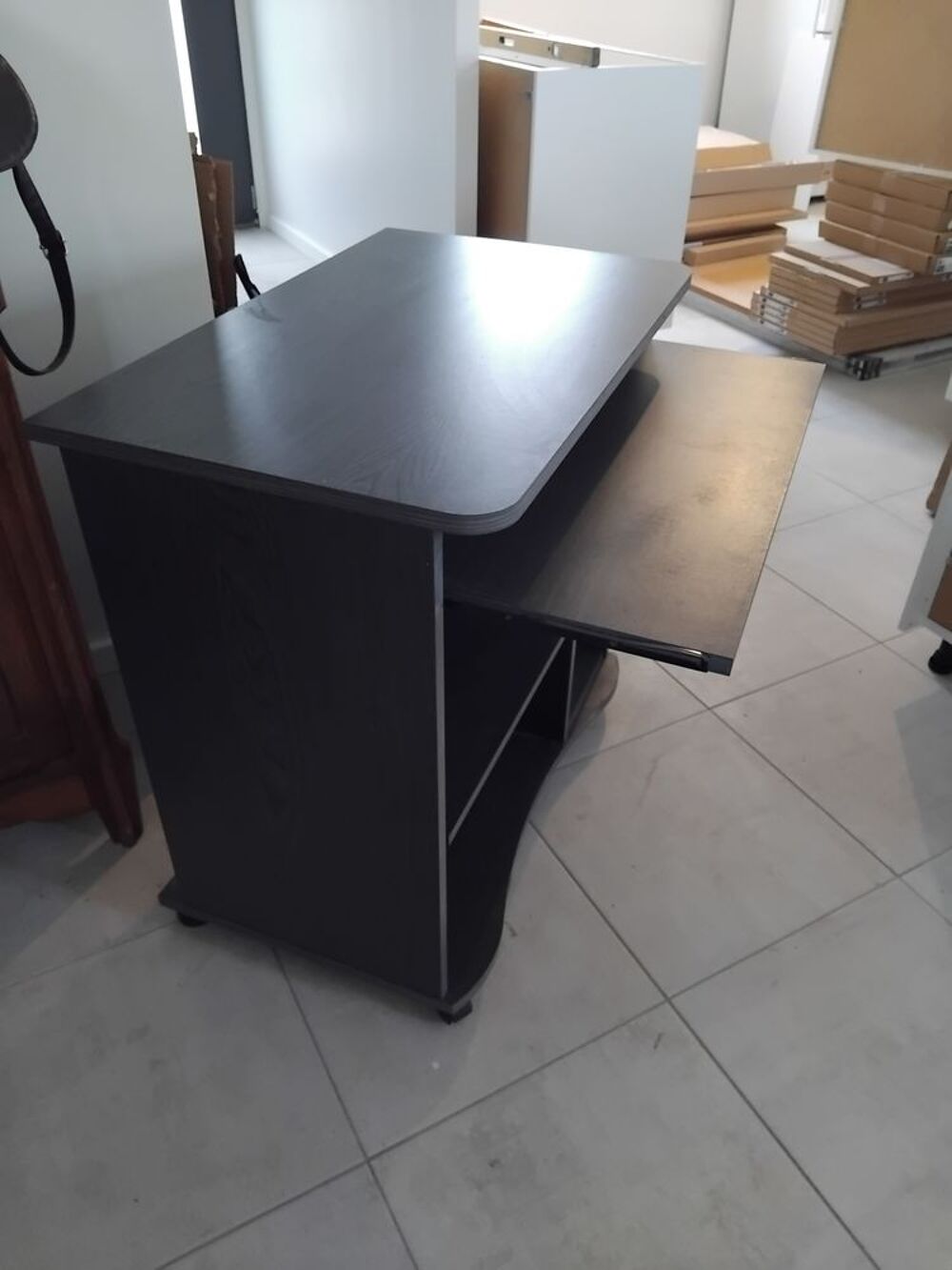 bureau informatique m&eacute;lamin&eacute; gris Meubles