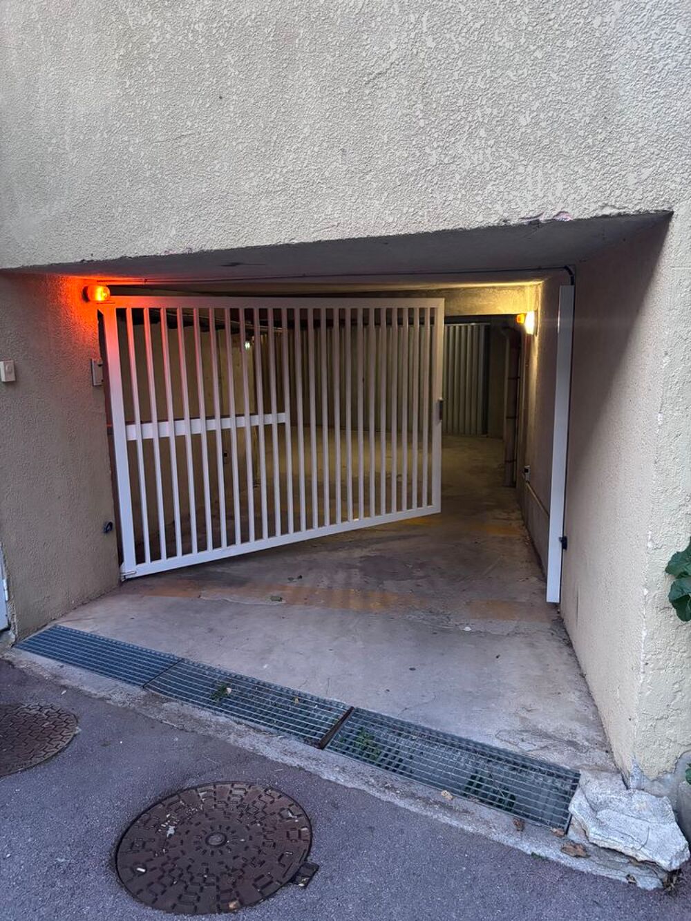 Location Parking/Garage Parking privé fermé : Résidence Le Milord à Beaulieu sur Mer Beaulieu-sur-mer