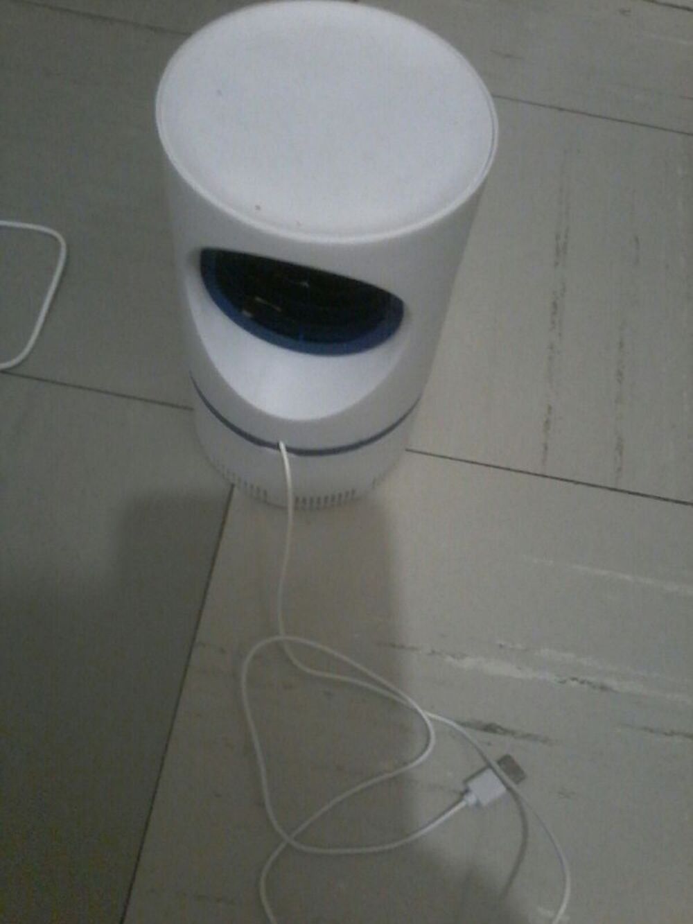 lampe uv anti mouches moustiques Electroménager