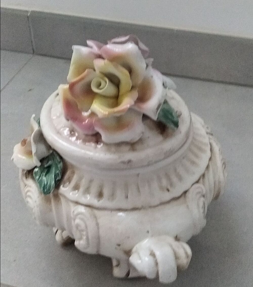 Soupi&egrave;re c&eacute;ramique D�coration