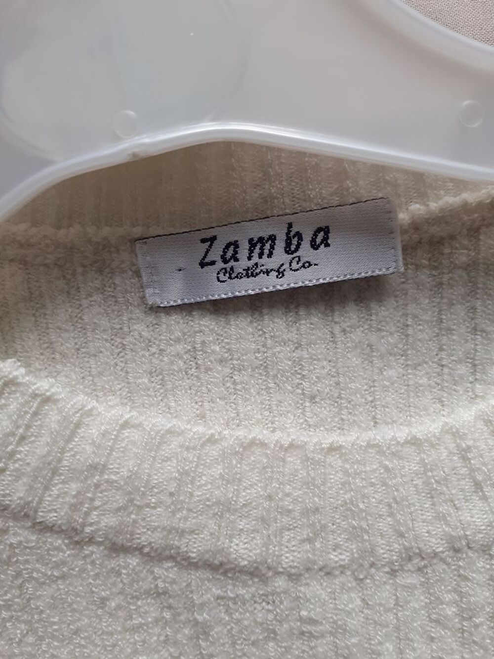 Pull blanc cass&eacute; taille XS Vtements
