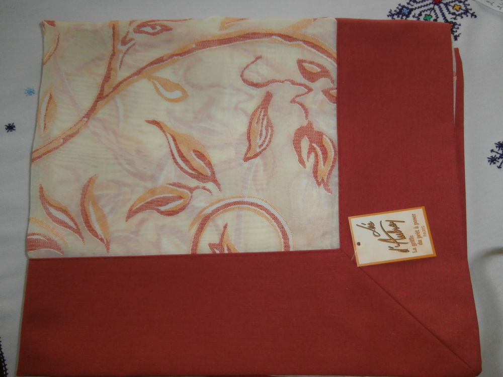 Nappe 140 x 140 cm, neuve Décoration