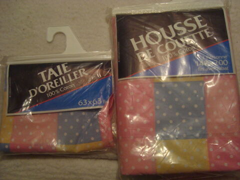 H. COUETTE + TAIE  Multicolore avec Points blanc 1 PERSONNE 15 Saint-Genis-Laval (69)