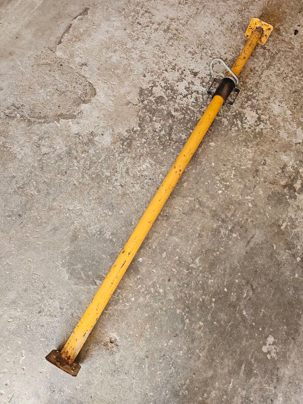 Etai de ma&ccedil;on en acier Bricolage