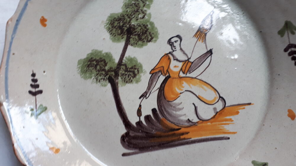 Assiette du XVIII en fa&iuml;ence Décoration