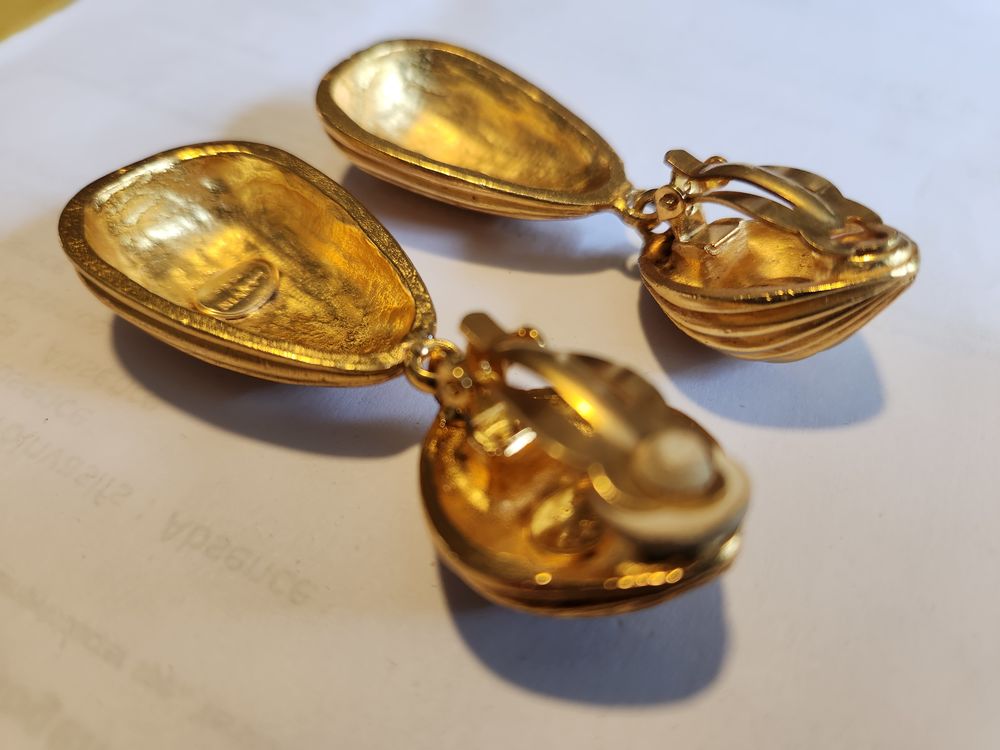 BO Clip stri&eacute;e LANVIN pendante dor&eacute;e Bijoux et montres