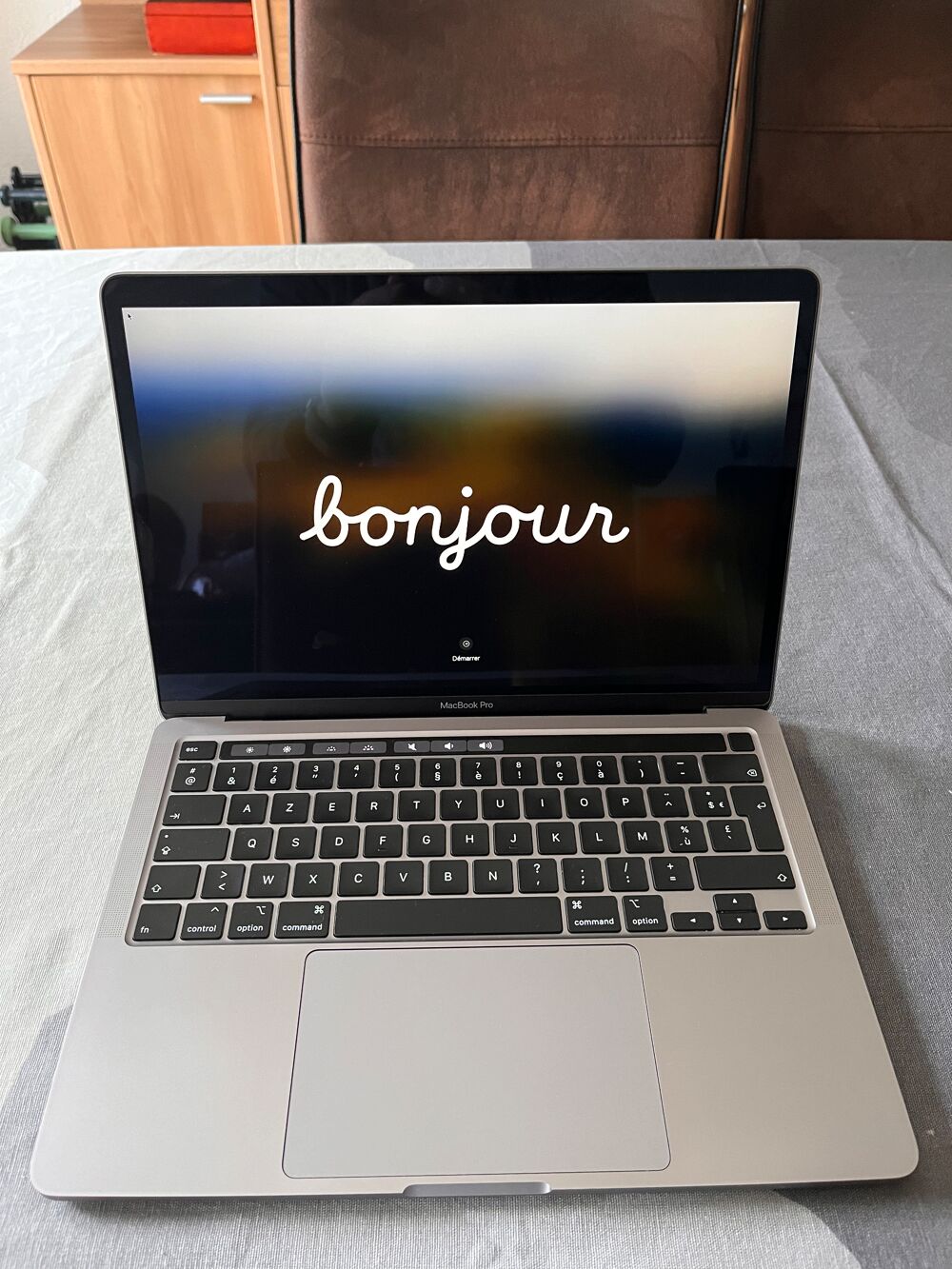MacBook PRO 2020 13 pouces TouchBar Matériel informatique