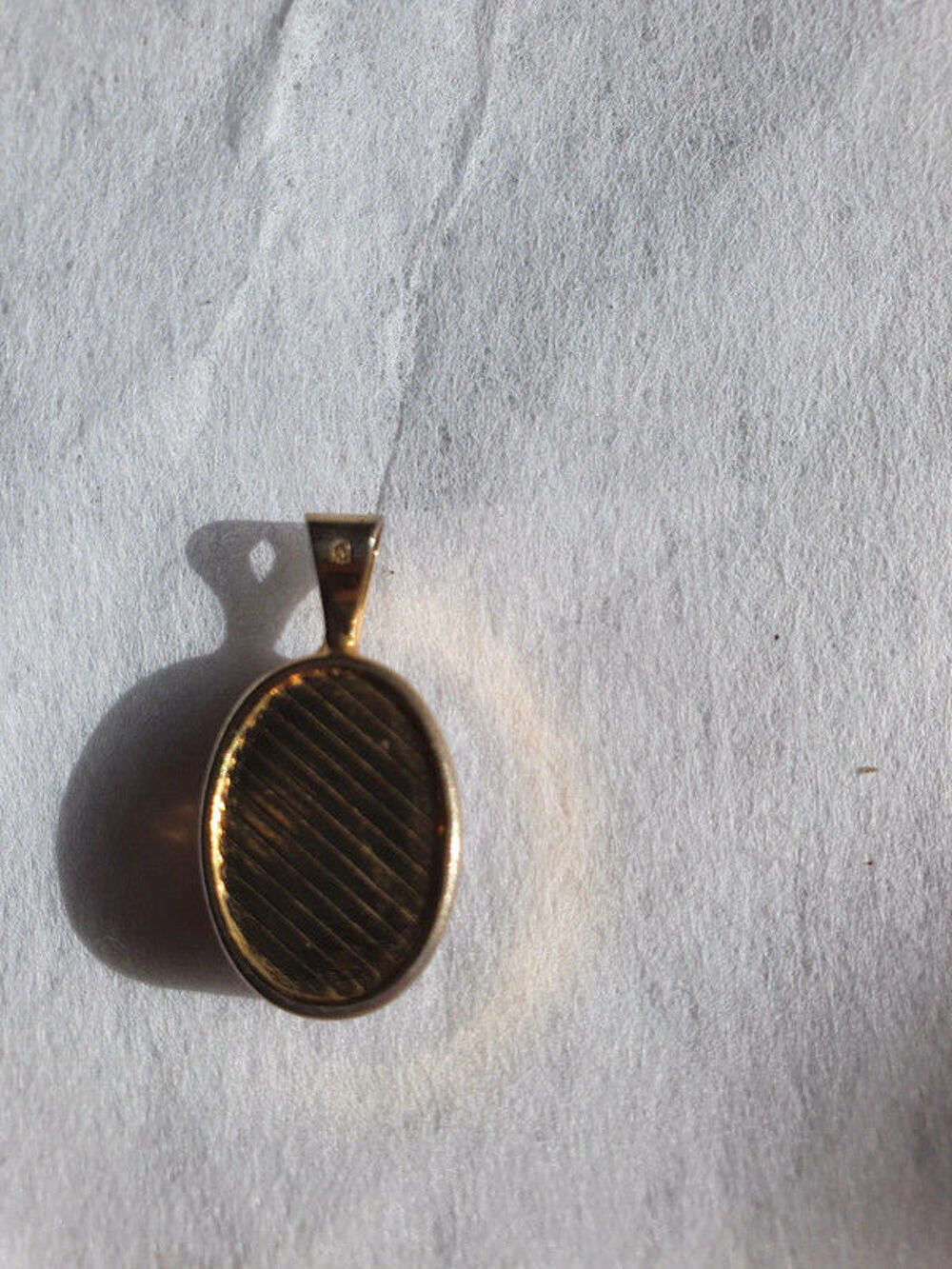 Pendentif feuille d'or Bijoux et montres