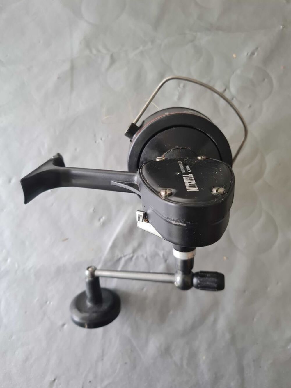 Ancien moulinet de p&ecirc;che au lancer en mer MITCHELL 486 Sports