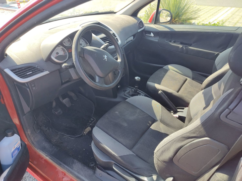 Peugeot 207 1.4 HDi 70ch BLUE LION Trendy 2009 occasion N&icirc;mes 30000