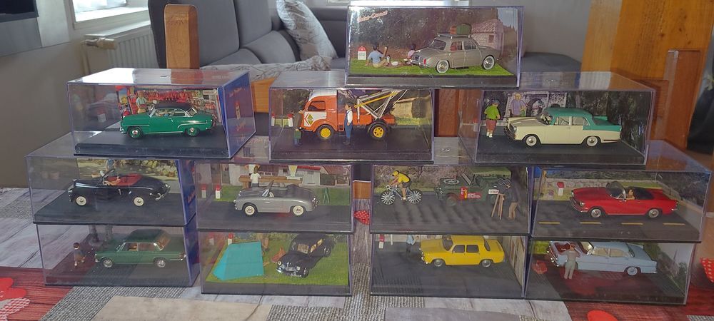 Lot de 12 voitures anciennes miniatures 