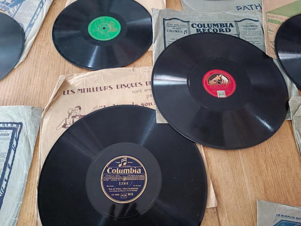 LOT DE DISQUES VINYLS ANNEE 50 CD et vinyles