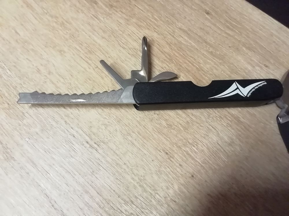 Pince multifonction neuve pour offrir Bricolage