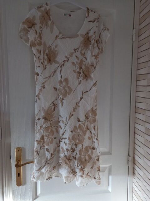 Robe manches courtes blanche taille 40 ? 42  5 Villiers (86)