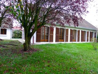  Maison  louer 8 pices 200 m