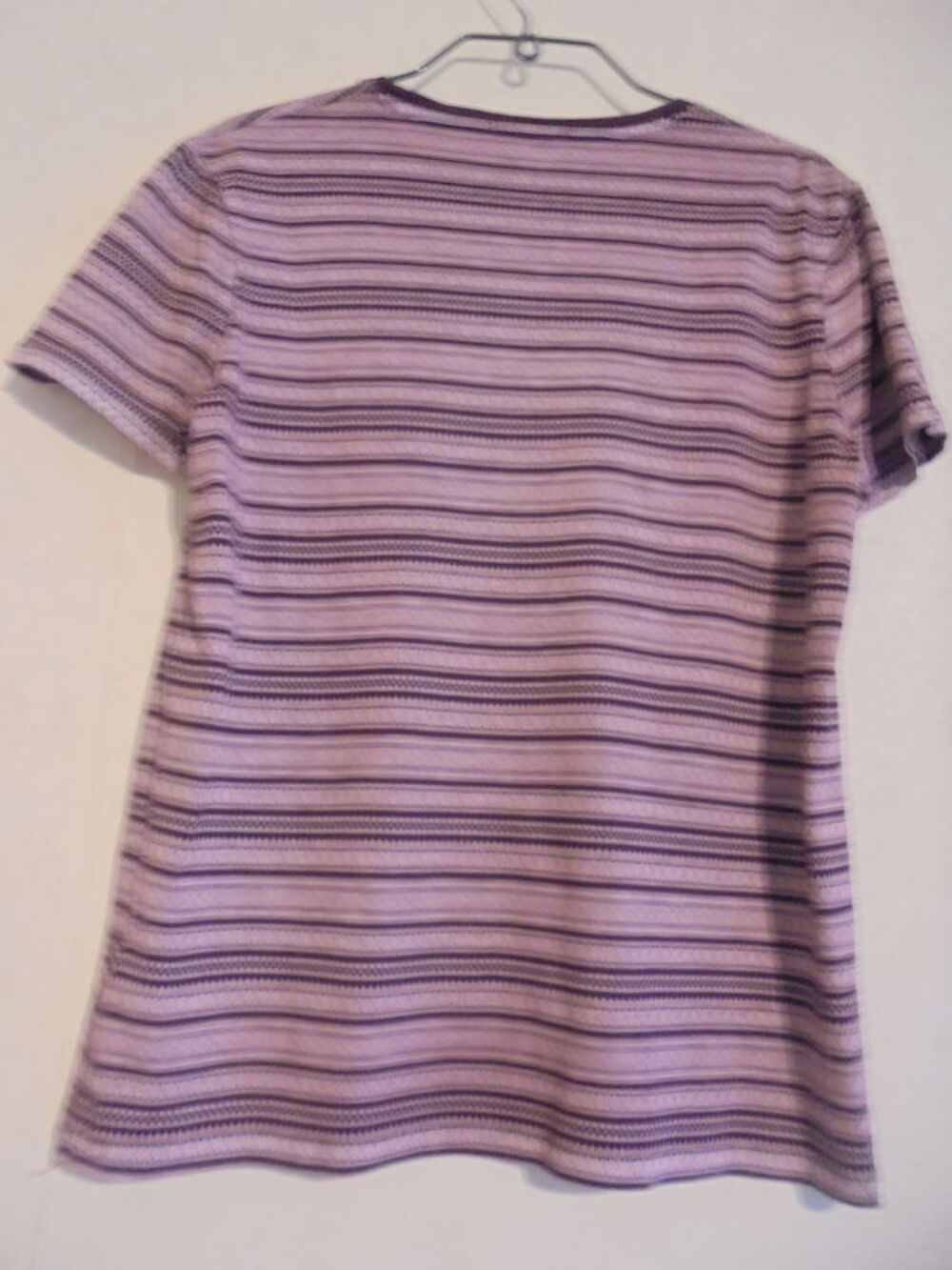 Tee-shirt ray&eacute; poche Bizzbee (93) Vêtements
