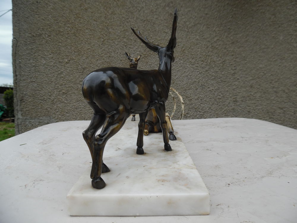 sculpture art d&eacute;co 2 biches 1 cerf ,bon &eacute;tat 