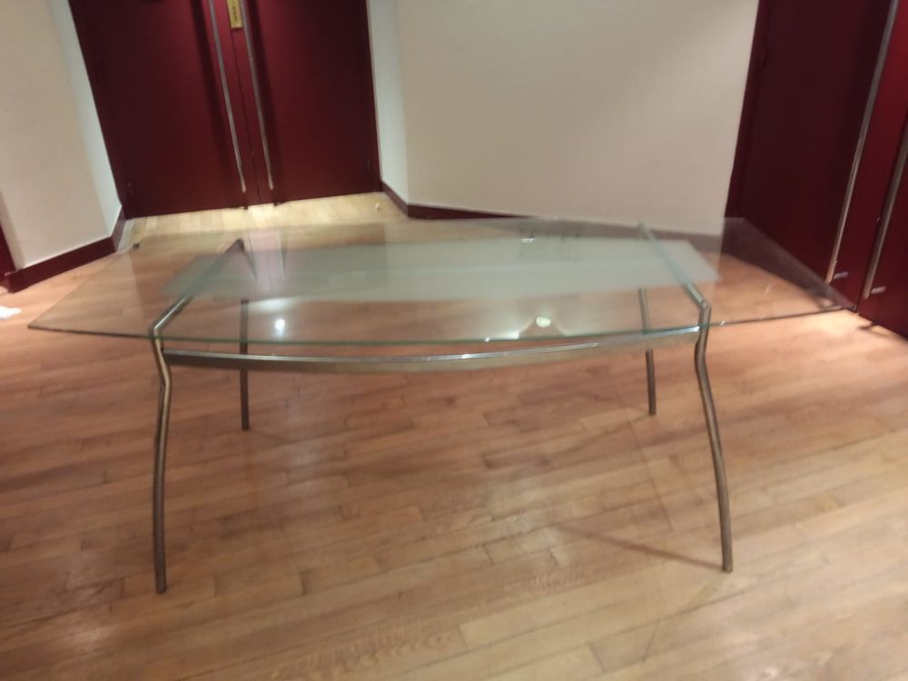 Jolie table verre Meubles