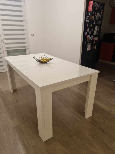 Table blanche laque extensible  90 Roumare (76)