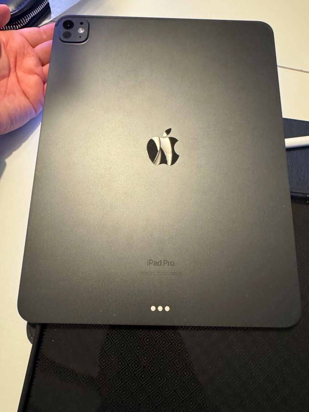 Apple iPad Pro 13" (M4) verre nano-textur&eacute;, 1 To de stockage Téléphones et tablettes