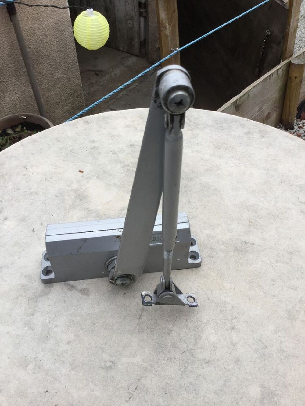 Ferme porte Bricard Bricolage