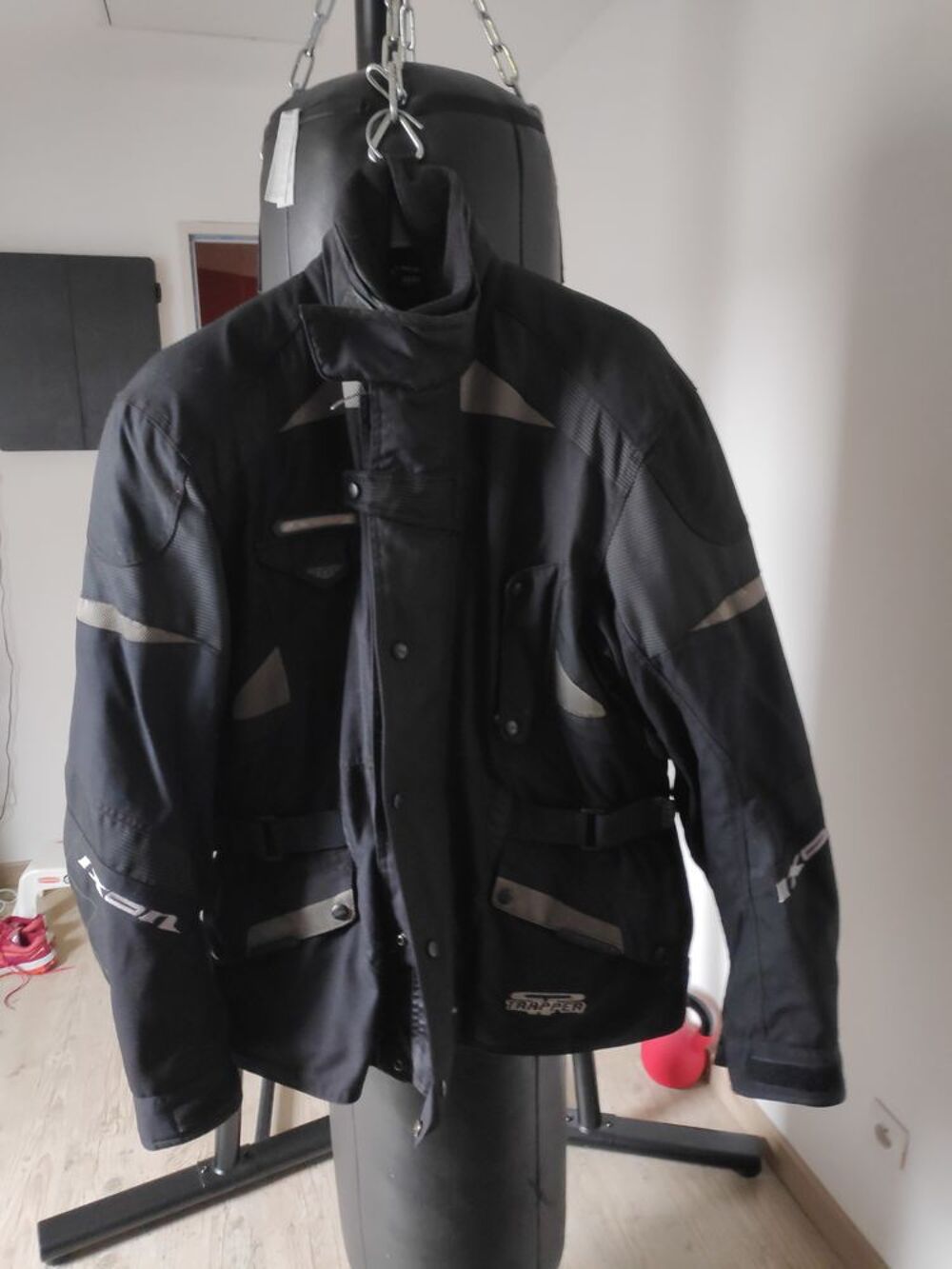Blouson moto noire et gris Vêtements